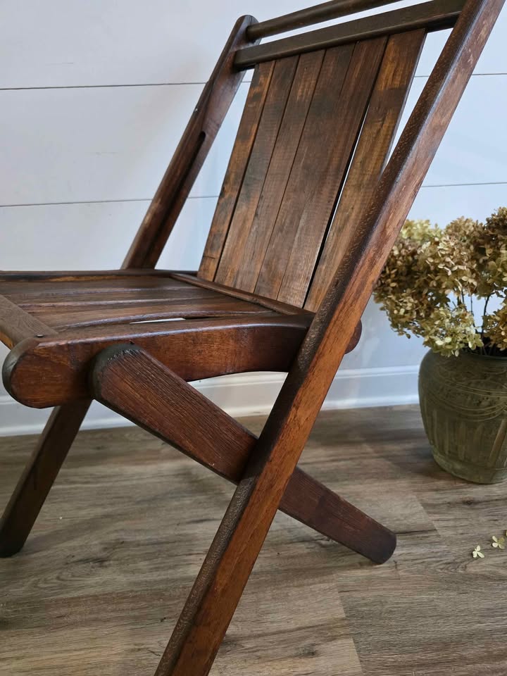 Vintage Solid Wood Folding Chair – Rustic Style